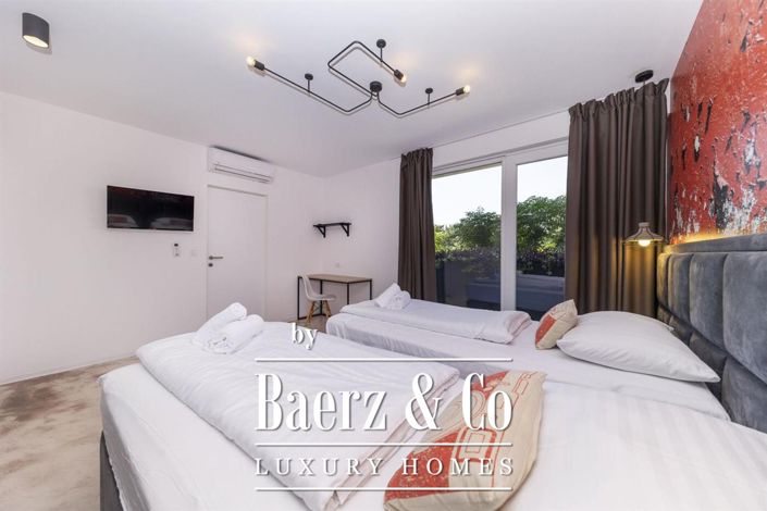 Image No.5-Maison de ville de 9 chambres à vendre à Nin