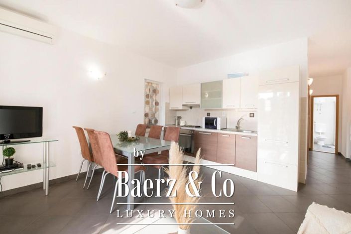 Image No.12-Maison de ville de 12 chambres à vendre à Milna