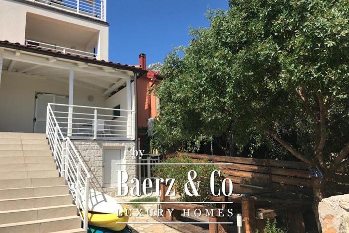 Image No.13-13 Bed Townhouse for sale