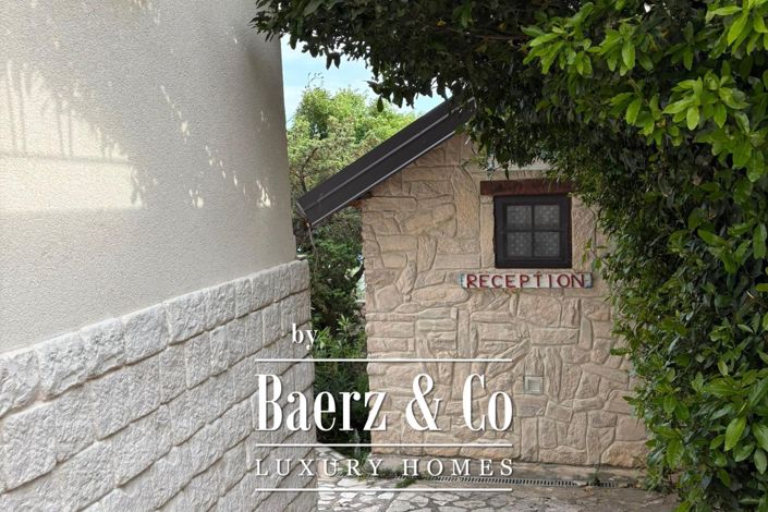 Image No.15-13 Bed Townhouse for sale