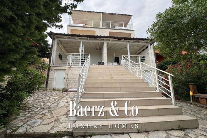 Image No.2-13 Bed Townhouse for sale