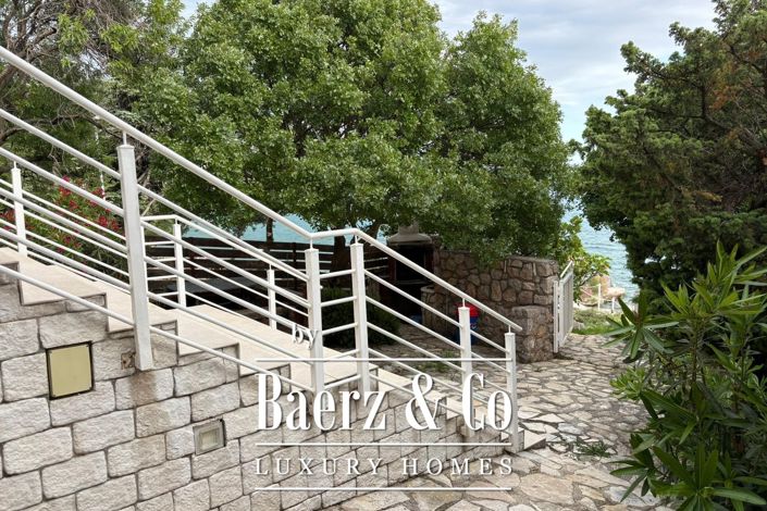 Image No.3-13 Bed Townhouse for sale