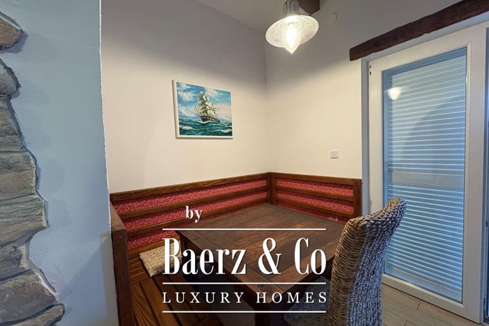 Image No.7-13 Bed Townhouse for sale