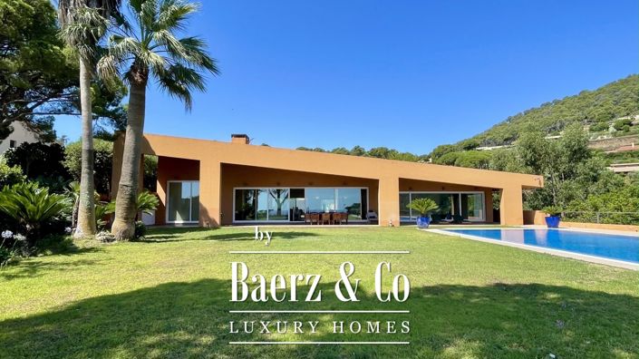 Image No.2-6 Bed Property for sale