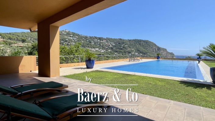 Image No.20-6 Bed Property for sale