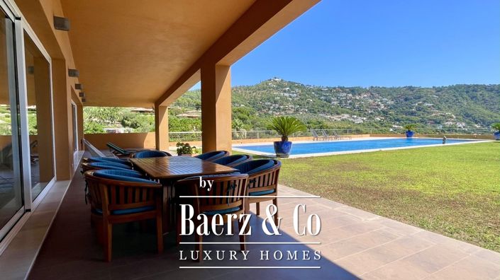 Image No.21-6 Bed Property for sale