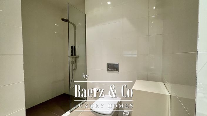 Image No.26-6 Bed Property for sale