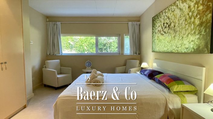 Image No.28-6 Bed Property for sale