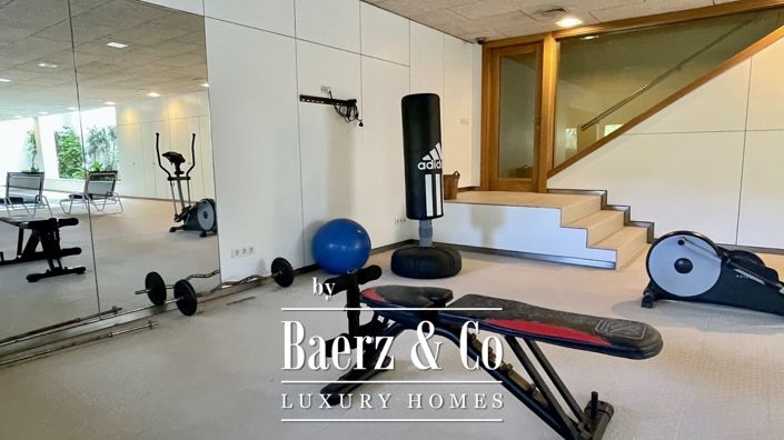 Image No.33-6 Bed Property for sale