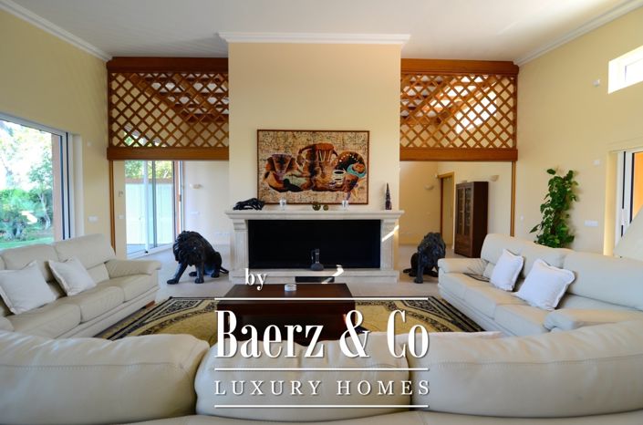 Image No.6-6 Bed Property for sale