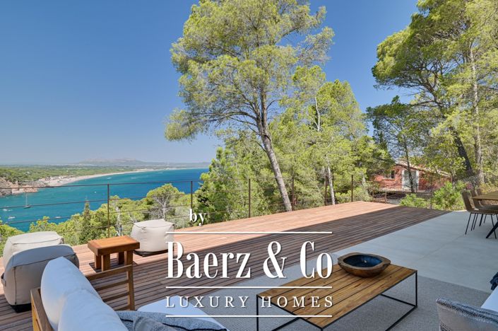 Image No.10-4 Bed Property for sale