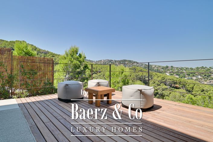 Image No.14-4 Bed Property for sale