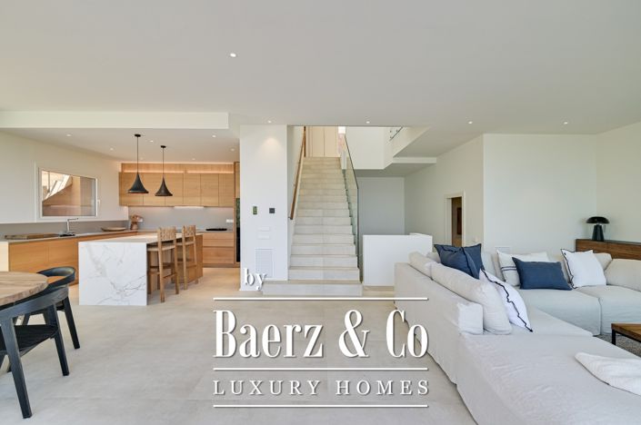 Image No.18-4 Bed Property for sale