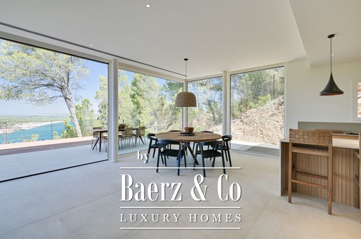 Image No.19-4 Bed Property for sale