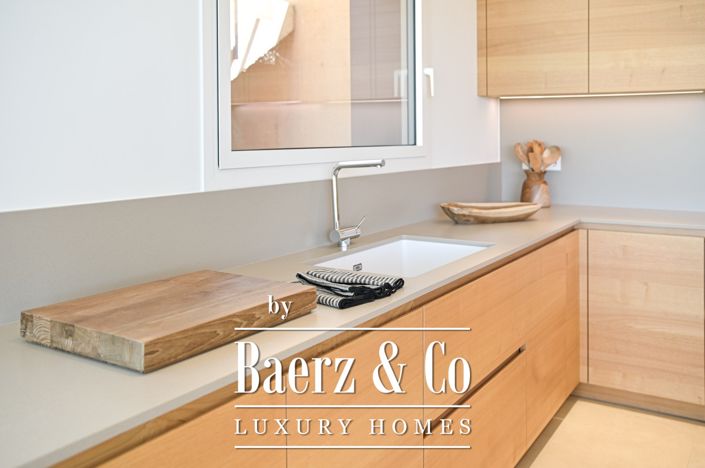 Image No.22-4 Bed Property for sale