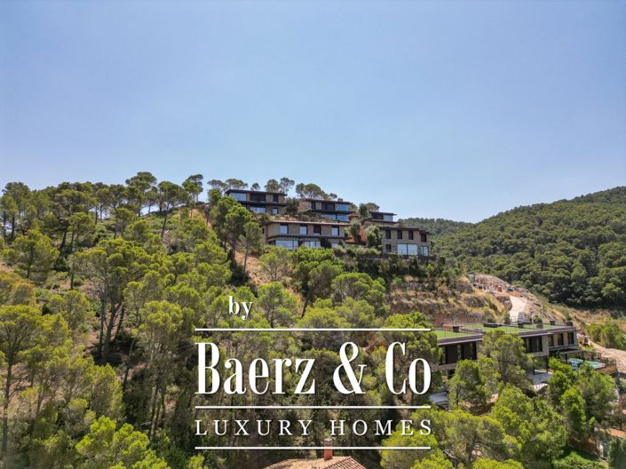 Image No.9-4 Bed Property for sale