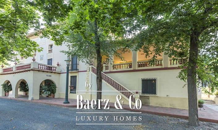 Image No.12-12 Bed Property for sale