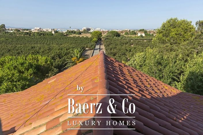 Image No.23-12 Bed Property for sale