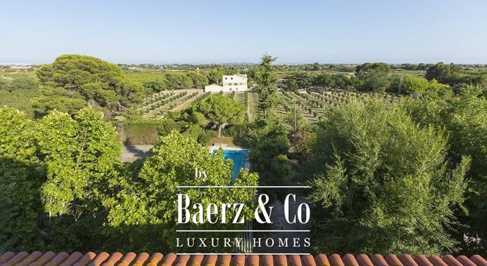 Image No.25-12 Bed Property for sale