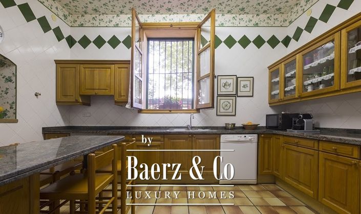 Image No.27-12 Bed Property for sale