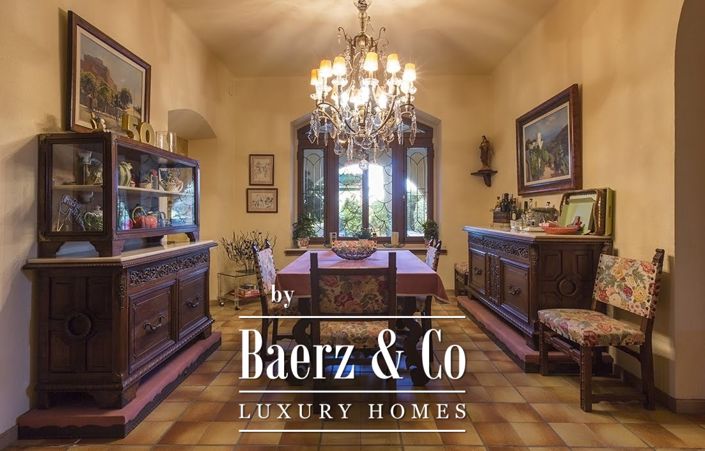 Image No.3-12 Bed Property for sale