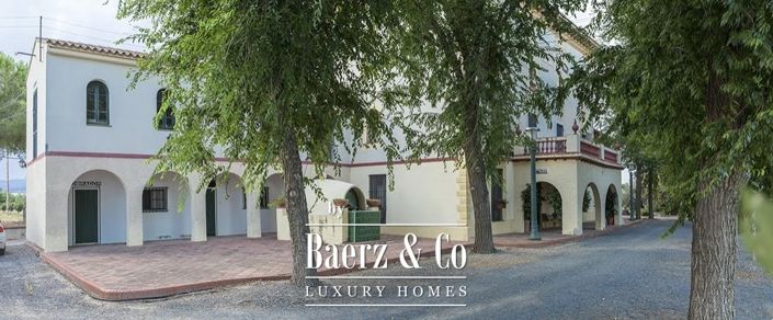 Image No.31-12 Bed Property for sale