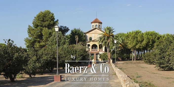 Image No.32-12 Bed Property for sale