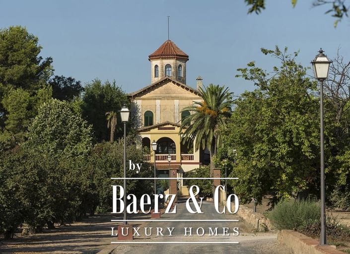 Image No.33-12 Bed Property for sale