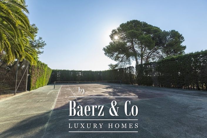 Image No.37-12 Bed Property for sale