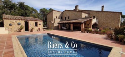 9 Bed Apartment for sale