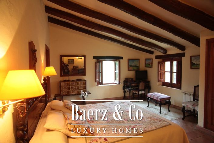 Image No.11-9 Bed Apartment for sale