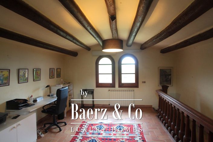 Image No.13-9 Bed Apartment for sale