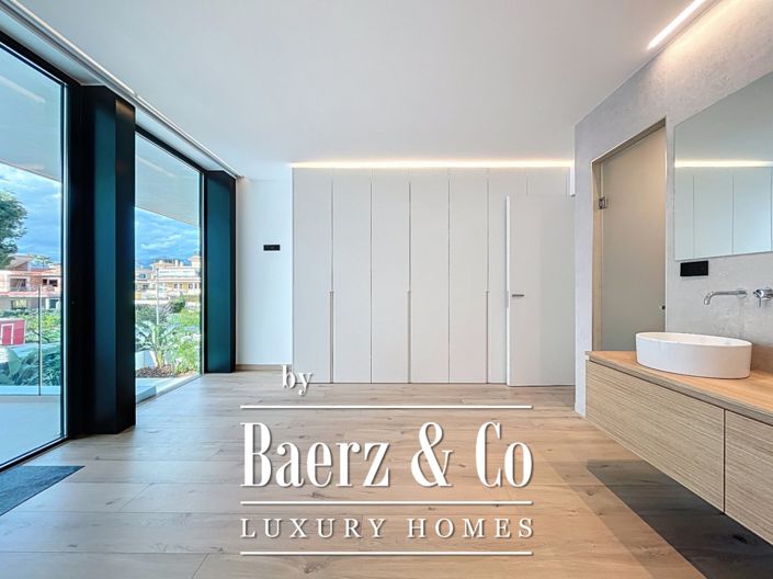 Image No.12-3 Bed Villa for sale