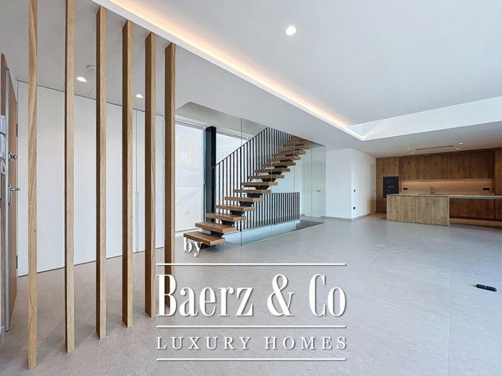 Image No.9-3 Bed Villa for sale