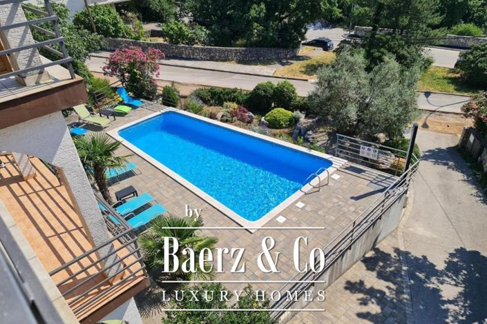 Image No.1-8 Bed Townhouse for sale