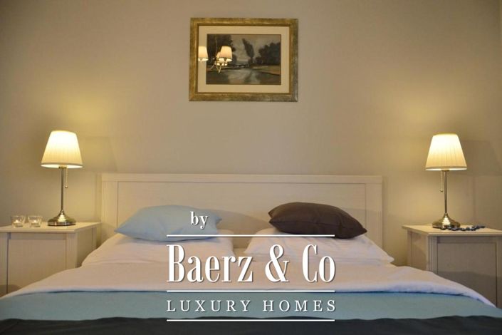 Image No.11-8 Bed Townhouse for sale