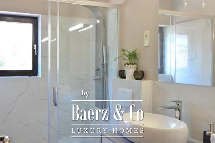 Image No.16-8 Bed Townhouse for sale