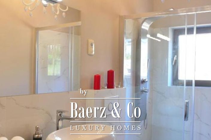 Image No.17-8 Bed Townhouse for sale