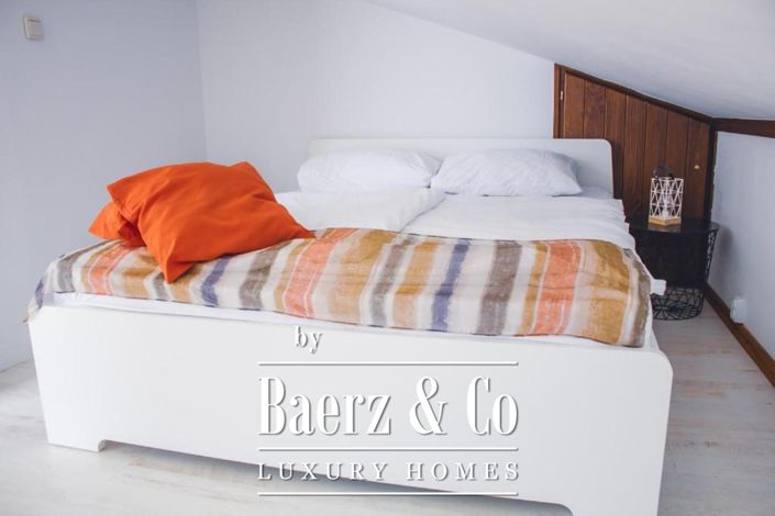 Image No.18-8 Bed Townhouse for sale