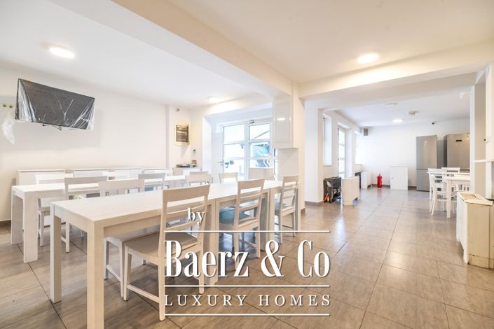 Image No.2-10 Bed Townhouse for sale