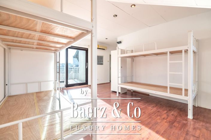 Image No.9-10 Bed Townhouse for sale