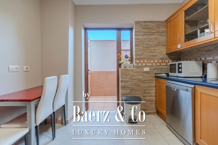 Image No.19-3 Bed Townhouse for sale