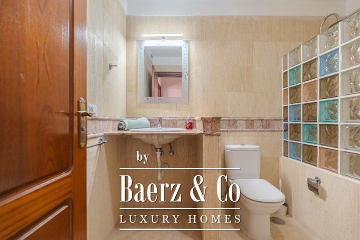 Image No.26-3 Bed Townhouse for sale