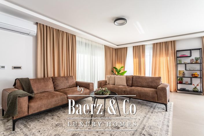 Image No.2-4 Bed Villa for sale