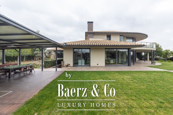 Image No.2-7 Bed Property for sale