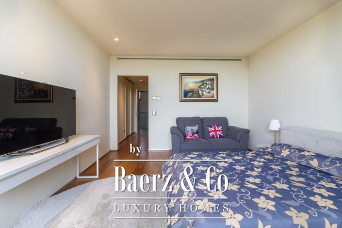 Image No.22-7 Bed Property for sale