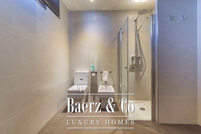 Image No.23-7 Bed Property for sale