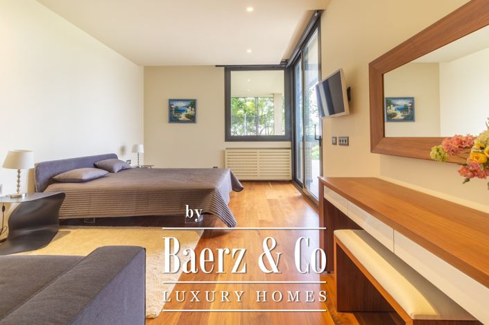 Image No.27-7 Bed Property for sale