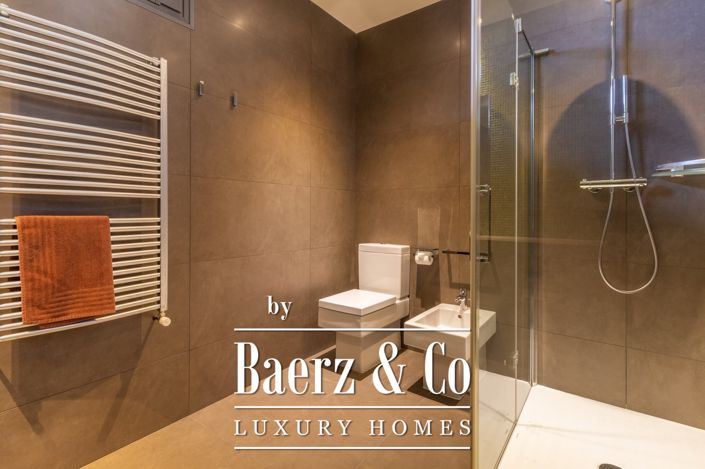 Image No.31-7 Bed Property for sale