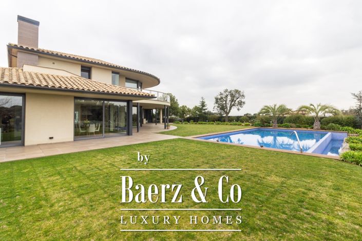 Image No.6-7 Bed Property for sale